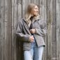 Preview: Wolljacke ohne Futter Naturbraun Tragebeispiel